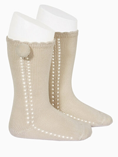 Chaussettes hautes bébé ajourées à pompon – Beige