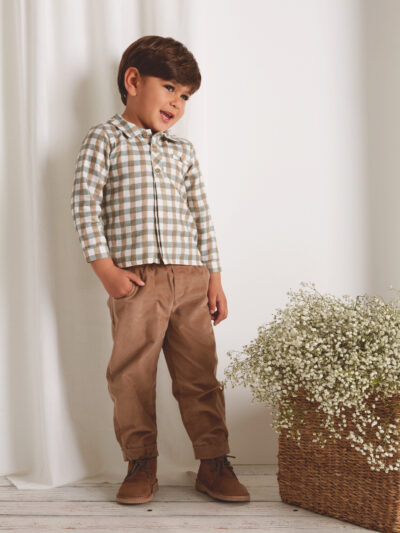 Conjunto para niño de camisa de cuadros y pantalón – Verde/camel