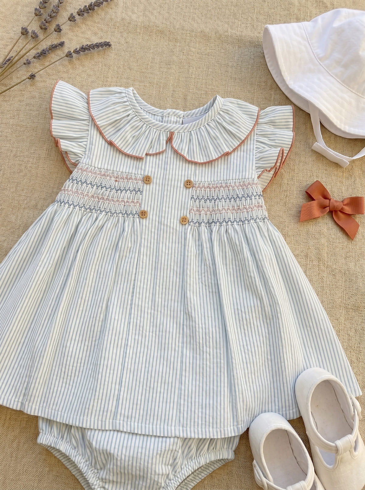 Look bébé fille Douce Provence – Robe smockée – Image 2