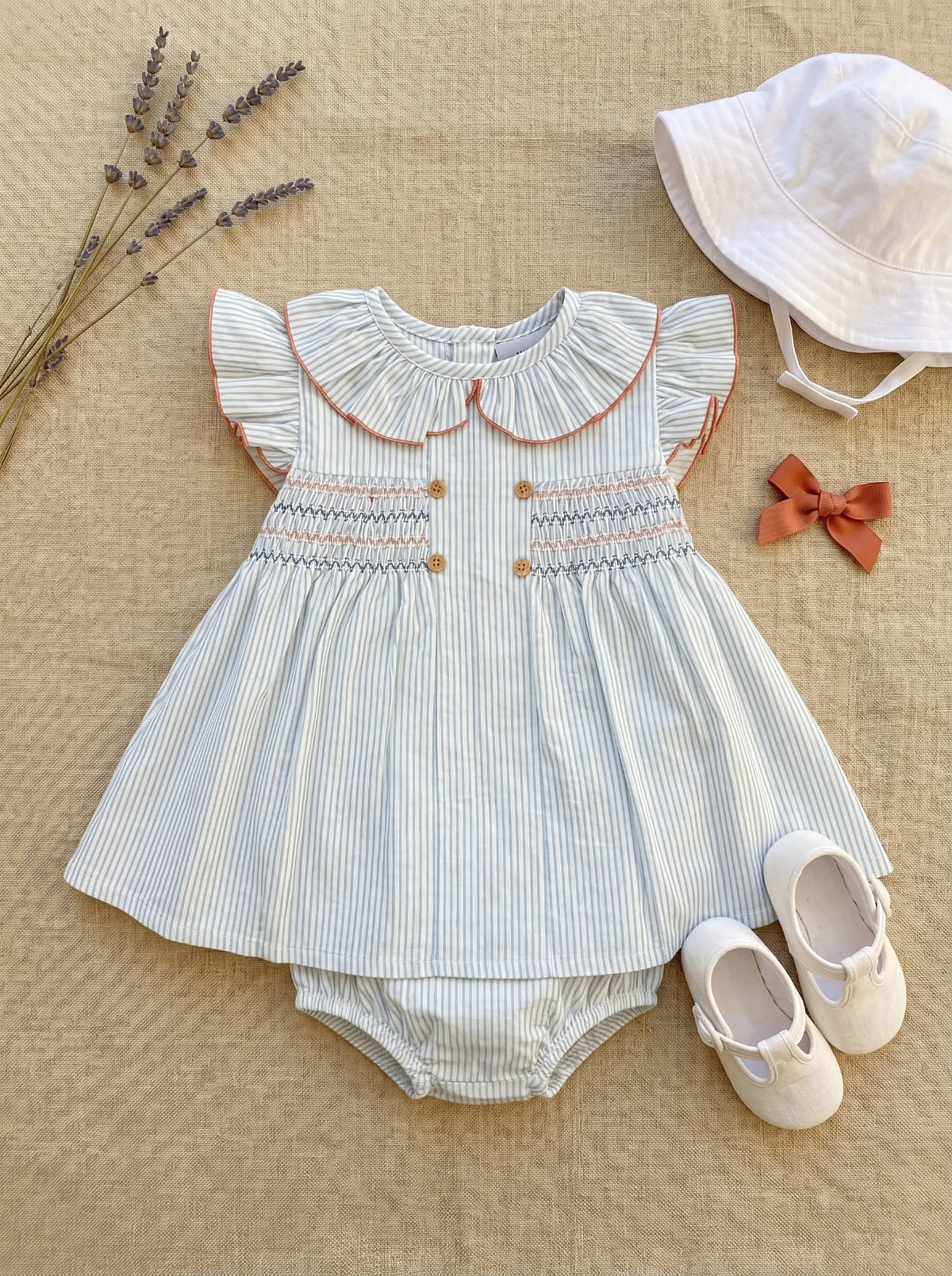 Look bébé fille Douce Provence – Robe smockée