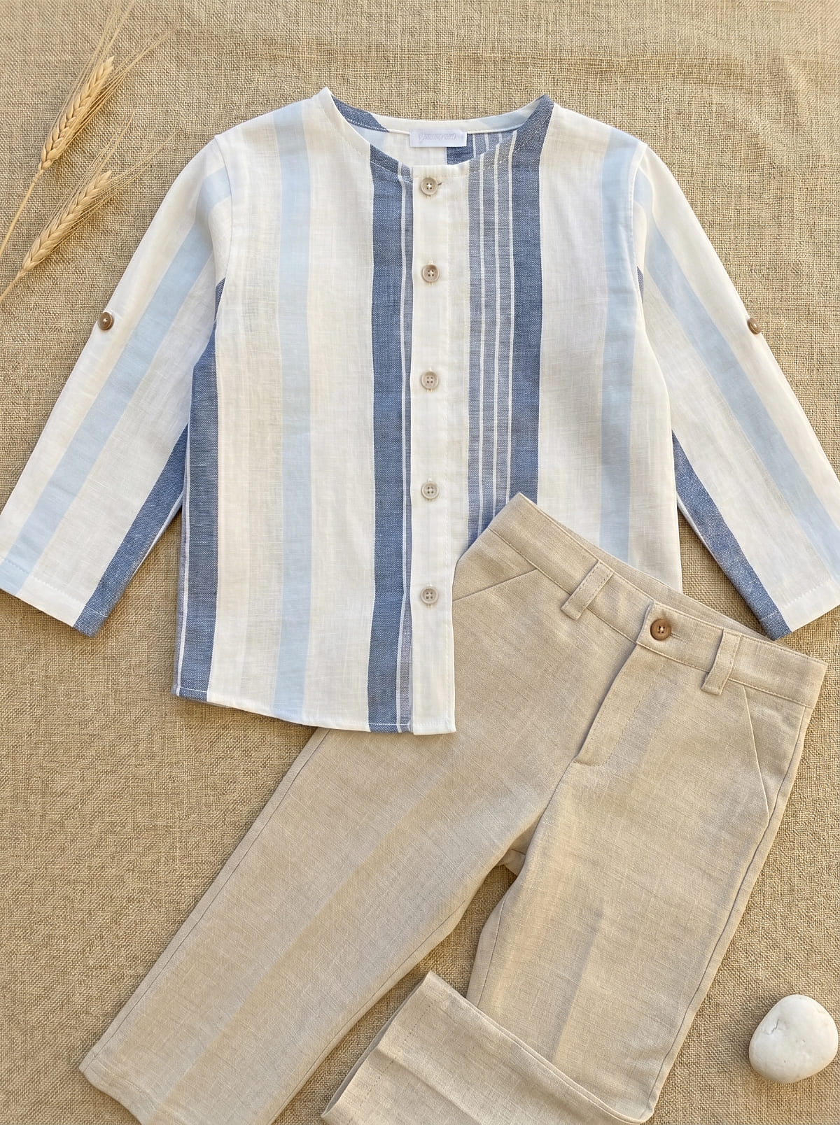 Look garçon Escale élégante – Chemise rayée et pantalon en lin – Image 2