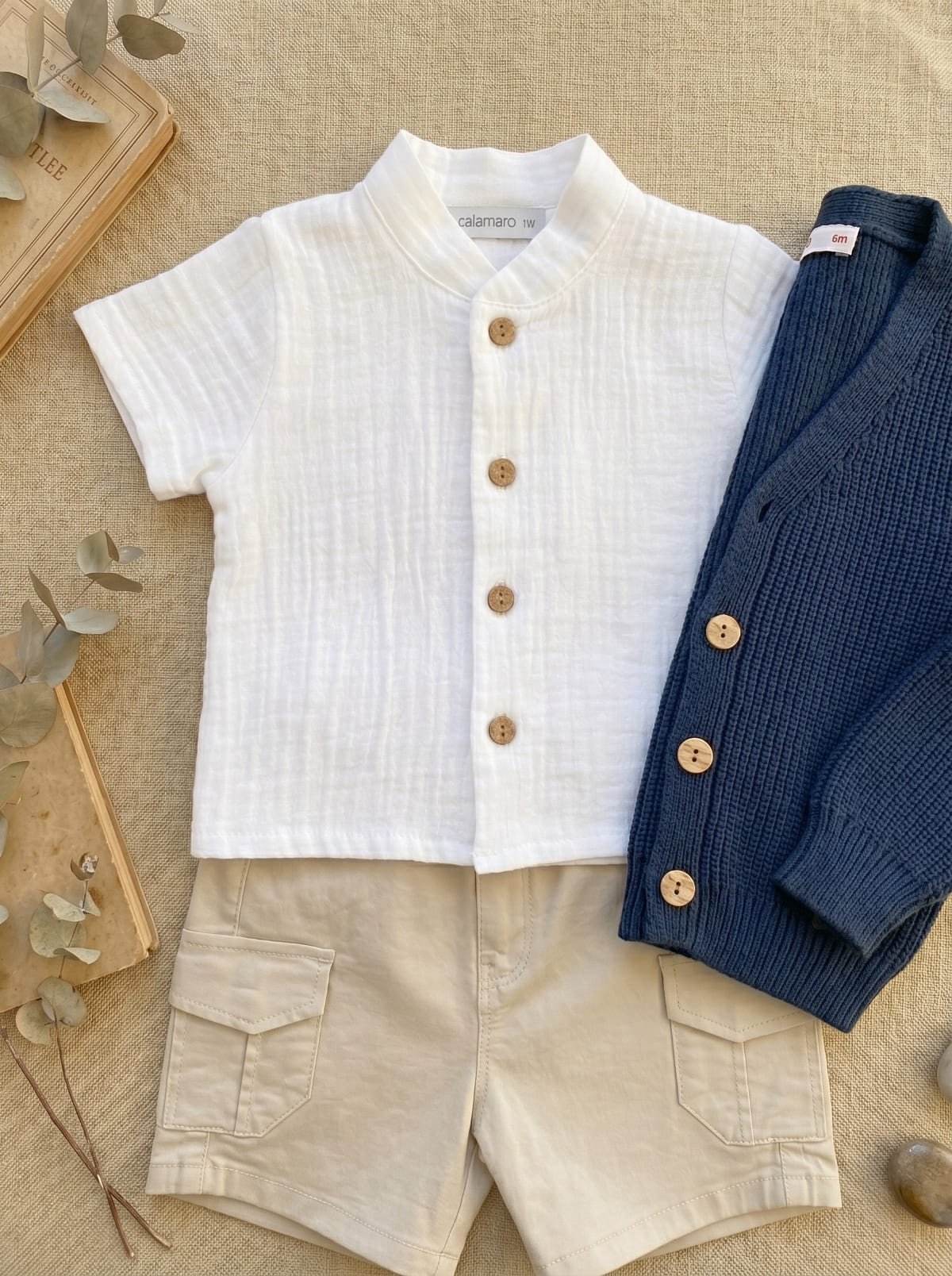 Look bébé garçon Promenade sur les dunes – Ensemble marine et écru – Image 2