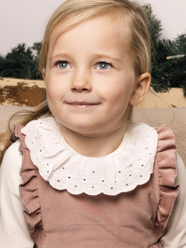 Blusa para niña con cuello grande bordado - Crudo