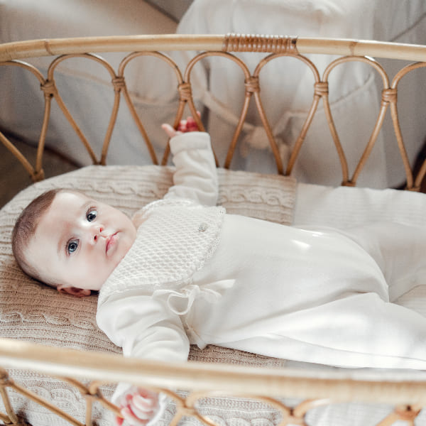 Lee más sobre el artículo Vêtements naissance bébé : comment choisir les premières tenues ?